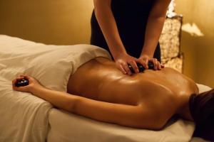 hot-stone-massage